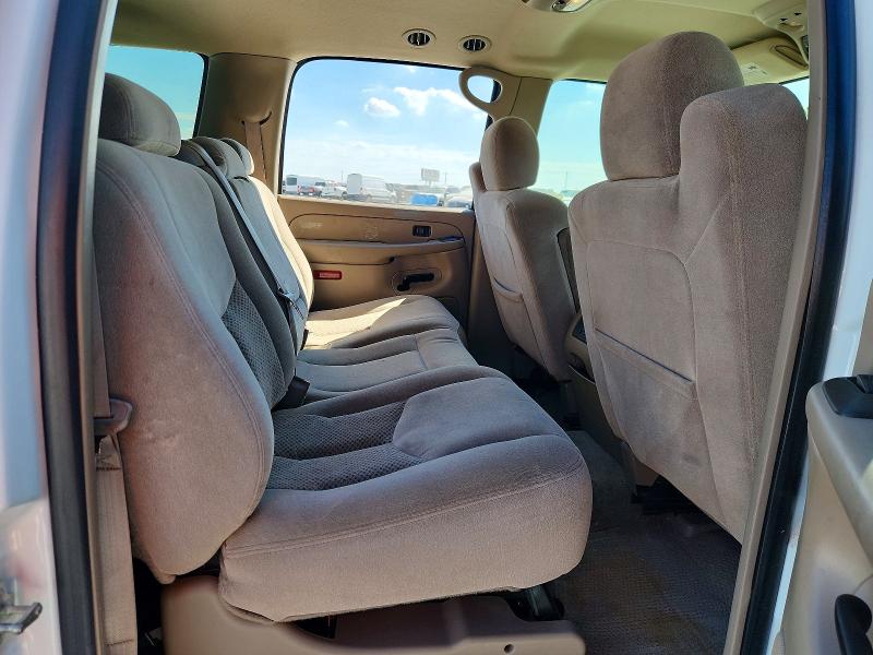 69804866 :رقم المزاد ، 1GNEC16Z25J203733 vin ، 2005 Chevrolet Suburban مزاد بيع