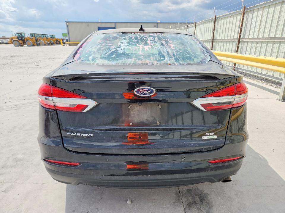 68240946 :رقم المزاد ، 3FA6P0HDXKR231686 vin ، 2019 Ford Fusion مزاد بيع
