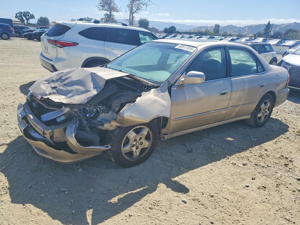 2000 Honda Accord მანქანა იყიდება აუქციონზე, vin: 1HGCG1657YA077280, აუქციონის ნომერი: 68517416