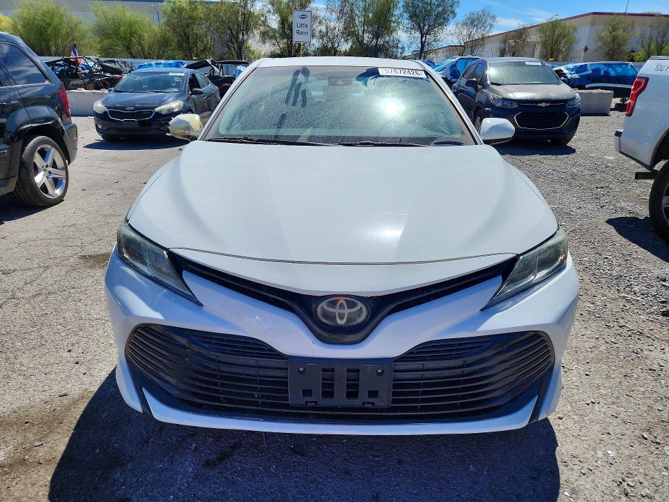 2020 Toyota Camry მანქანა იყიდება აუქციონზე, vin: 4T1C11AK5LU879701, აუქციონის ნომერი: 67672426