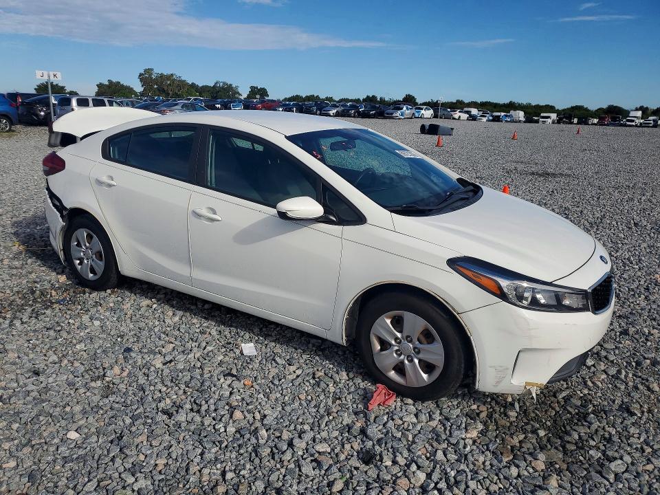 2017 Kia Forte მანქანა იყიდება აუქციონზე, vin: 3KPFK4A78HE107114, აუქციონის ნომერი: 69721006
