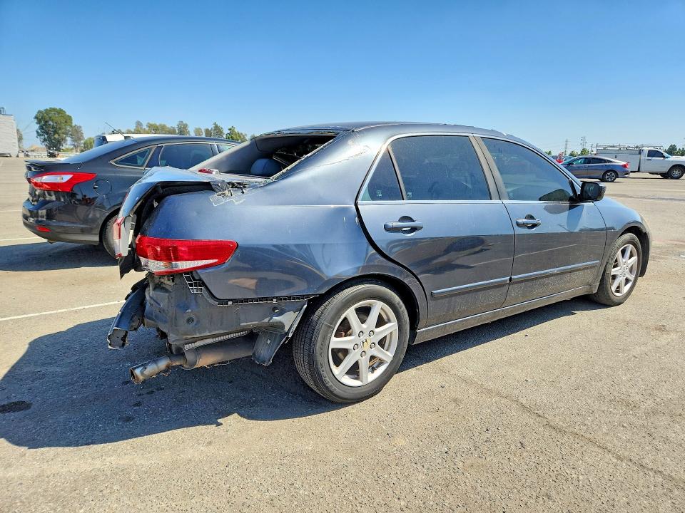 69691116 :رقم المزاد ، 1HGCM66803A033615 vin ، 2003 Honda Accord مزاد بيع