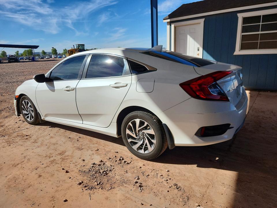 69427736 :رقم المزاد ، 19XFC2F73JE037148 vin ، 2018 Honda Civic مزاد بيع