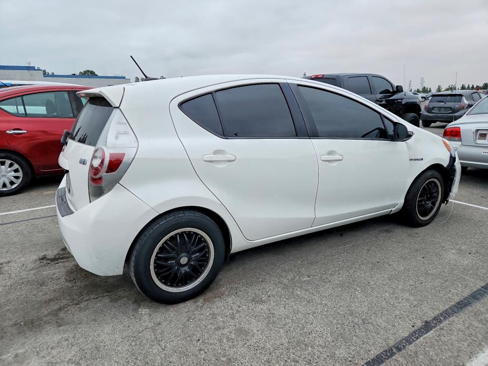 Продажа на аукционе авто 2012 Toyota Prius C, vin: JTDKDTB39C1028061, номер лота: 68698946