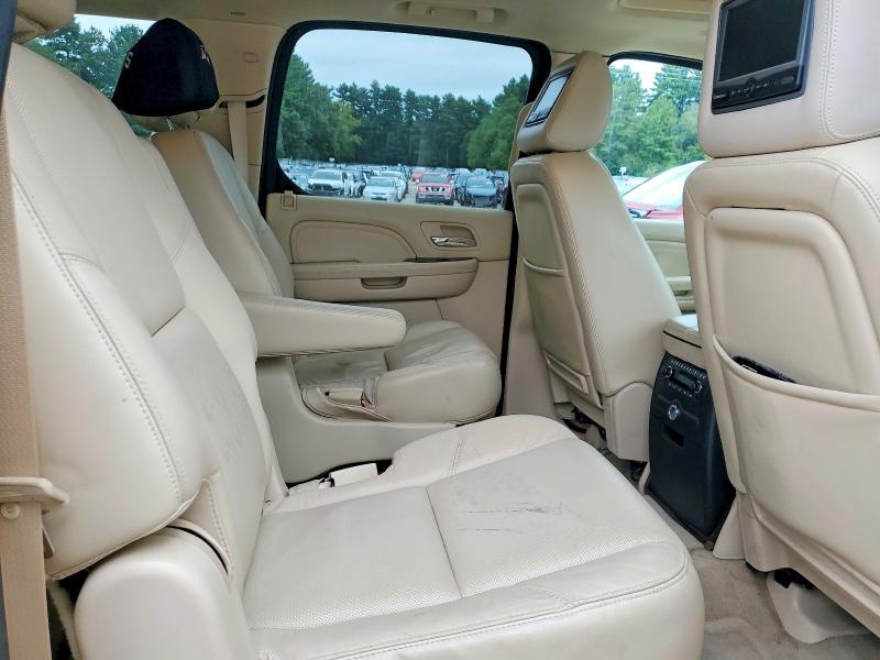 2008 Cadillac Escalade მანქანა იყიდება აუქციონზე, vin: 1GYFK66828R205678, აუქციონის ნომერი: 70685676