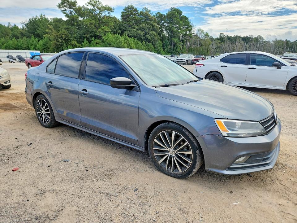 2015 Volkswagen Jetta მანქანა იყიდება აუქციონზე, vin: 3VWB17AJ7FM226223, აუქციონის ნომერი: 69826536