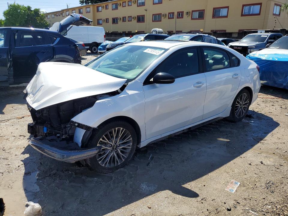 2023 Kia Forte მანქანა იყიდება აუქციონზე, vin: 3KPF54AD3PE687223, აუქციონის ნომერი: 67909146