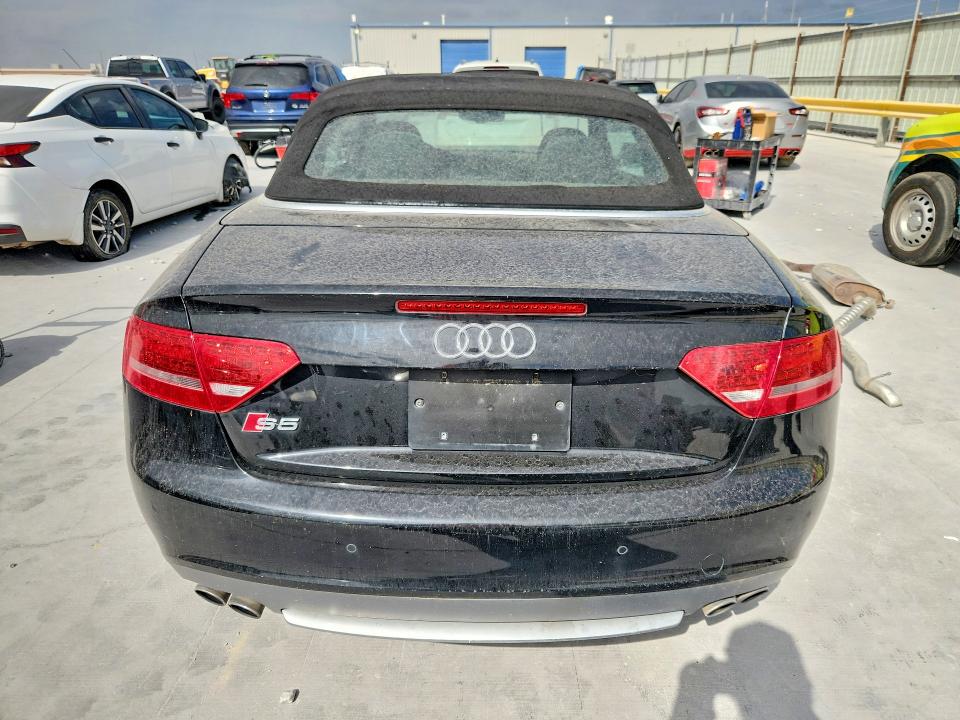 67697946 :رقم المزاد ، WAUVGAFH5BN003385 vin ، 2011 Audi S5 مزاد بيع
