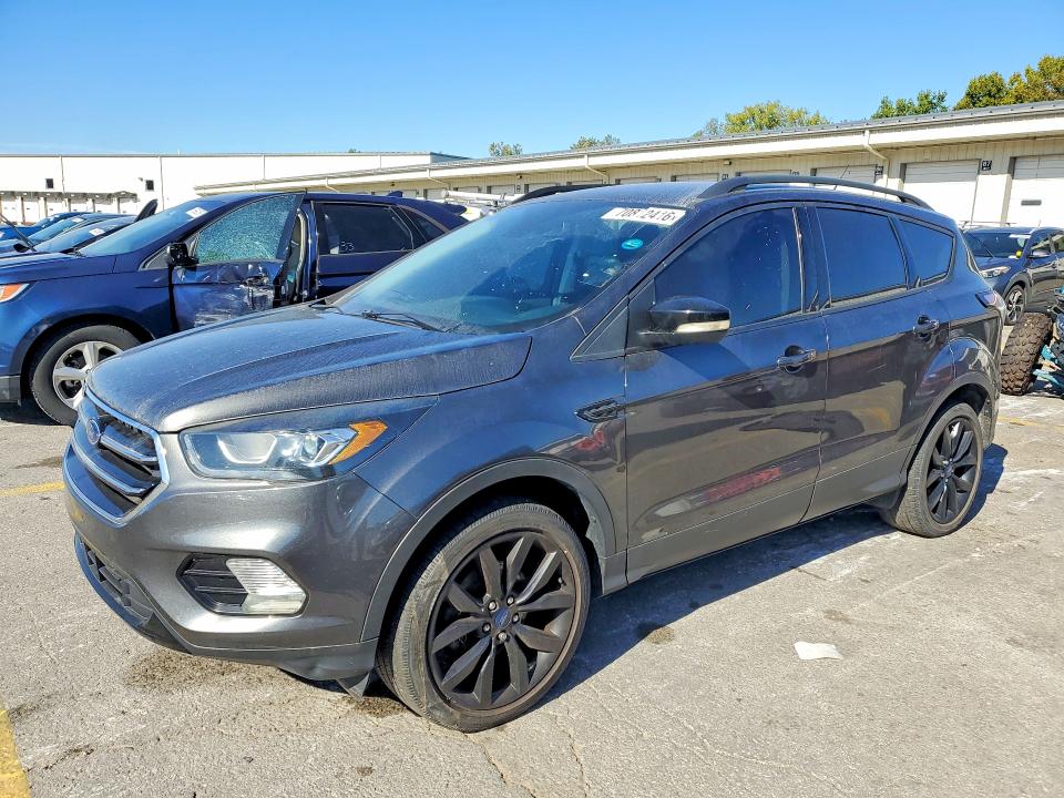 Auction sale of the 2017 Ford Escape, vin: 1FMCU0JD3HUE32570, lot number: 70812416
