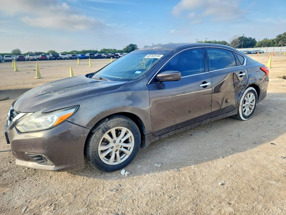 2016 Nissan Altima მანქანა იყიდება აუქციონზე, vin: 1N4AL3AP7GN380515, აუქციონის ნომერი: 68702876