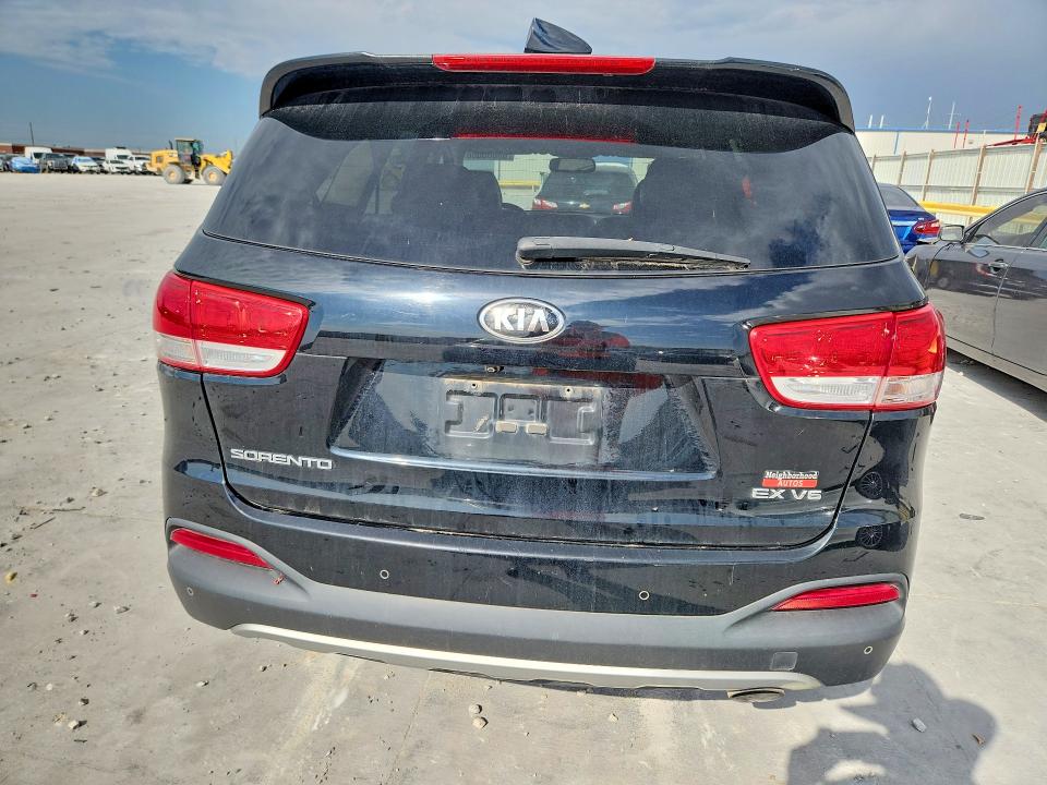 68805006 :رقم المزاد ، 5XYPHDA58GG018310 vin ، 2016 Kia Sorento مزاد بيع