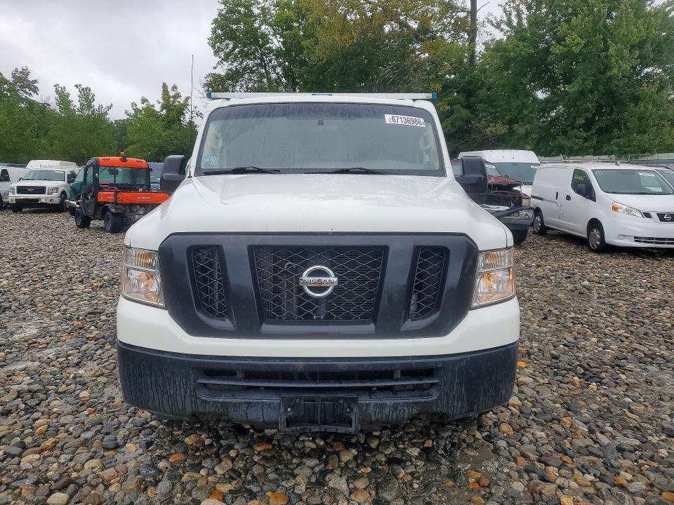 67136986 :رقم المزاد ، 1N6BF0KM8HN801004 vin ، 2017 Nissan Nv مزاد بيع