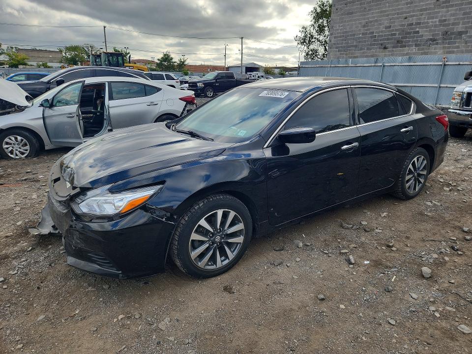 Продажа на аукционе авто 2017 Nissan Altima, vin: 1N4AL3AP2HC233483, номер лота: 70309576