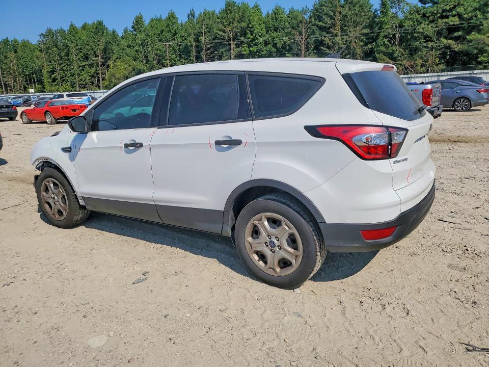 67624926 :رقم المزاد ، 1FMCU0F7XJUC11945 vin ، 2018 Ford Escape مزاد بيع