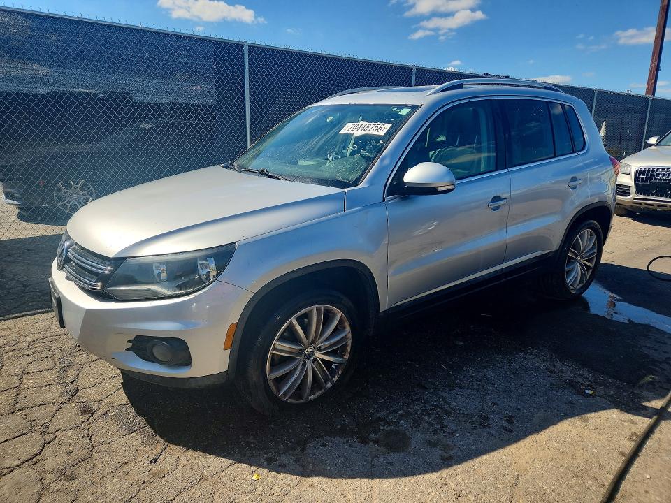 70448756 :رقم المزاد ، WVGAV7AX0FW516497 vin ، 2015 Volkswagen Tiguan مزاد بيع