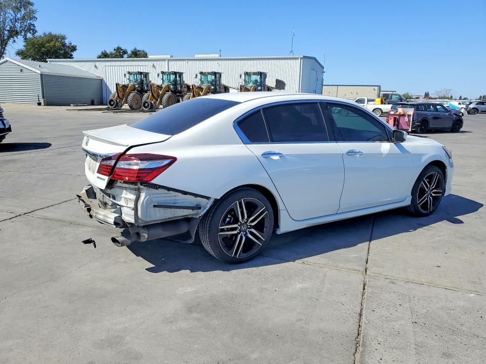 2017 Honda Accord მანქანა იყიდება აუქციონზე, vin: 1HGCR2F57HA132715, აუქციონის ნომერი: 69086166