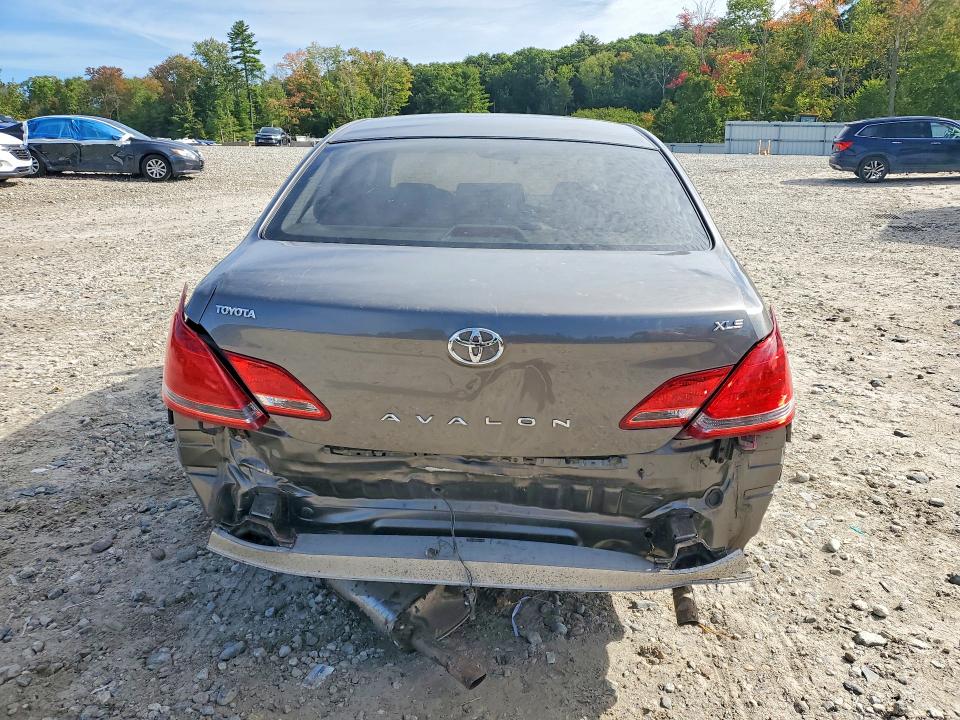 69397606 :رقم المزاد ، 4T1BK36B95U051389 vin ، 2005 Toyota Avalon مزاد بيع