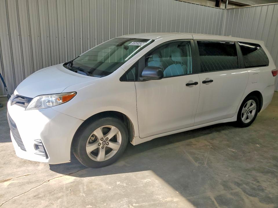 69585926 :رقم المزاد ، 5TDZZ3DCXKS004835 vin ، 2019 Toyota Sienna مزاد بيع