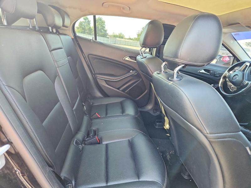 67671416 :رقم المزاد ، WDCTG4EBXFJ171751 vin ، 2015 Mercedes-benz Gla مزاد بيع