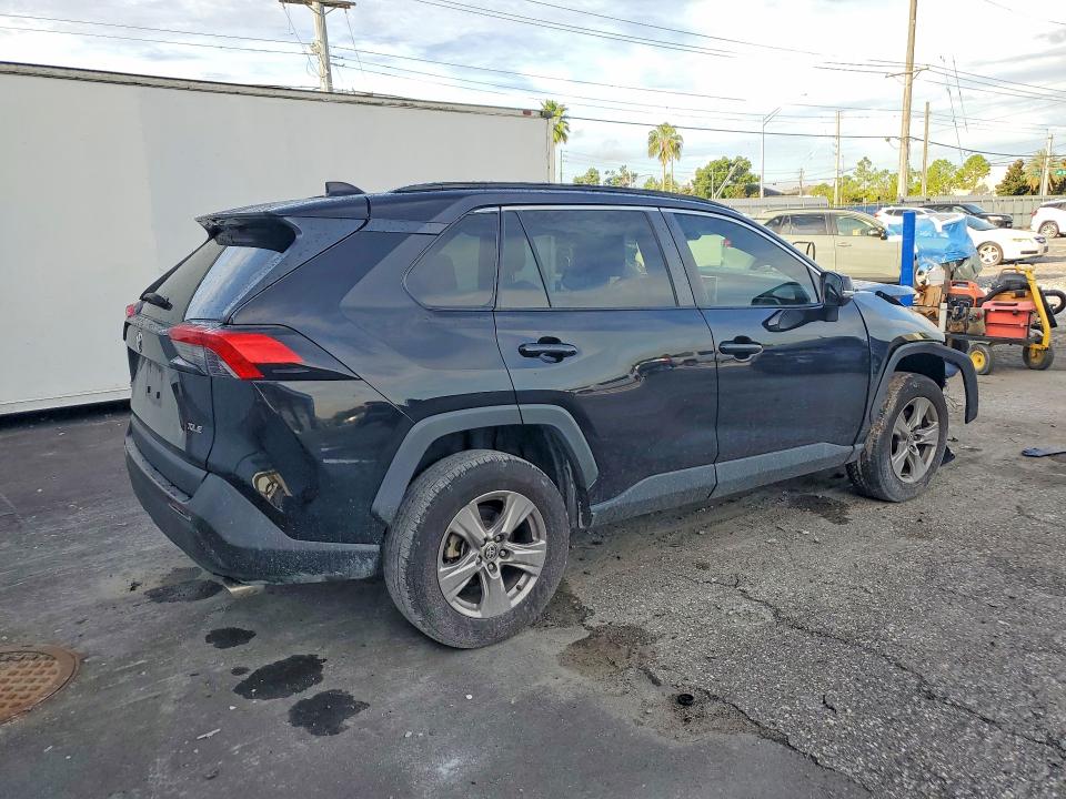 2023 Toyota Rav4 მანქანა იყიდება აუქციონზე, vin: 2T3W1RFV3PC216916, აუქციონის ნომერი: 68128676