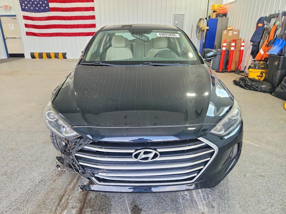 69025886 :رقم المزاد ، 5NPD84LF2HH155021 vin ، 2017 Hyundai Elantra مزاد بيع