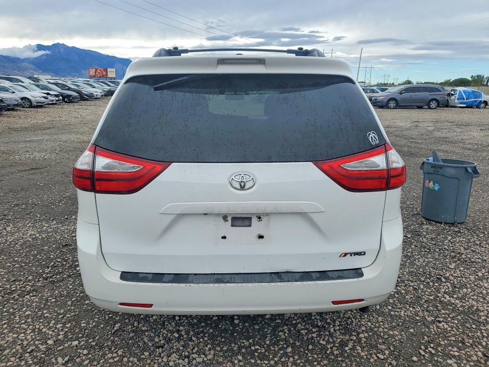 Продаж на аукціоні авто 2015 Toyota Sienna, vin: 5TDKK3DC8FS620559, номер лоту: 69958216