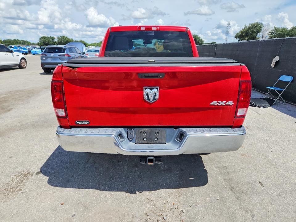 67081856 :رقم المزاد ، 1C6RR7KM5JS277309 vin ، 2018 Ram 1500 مزاد بيع