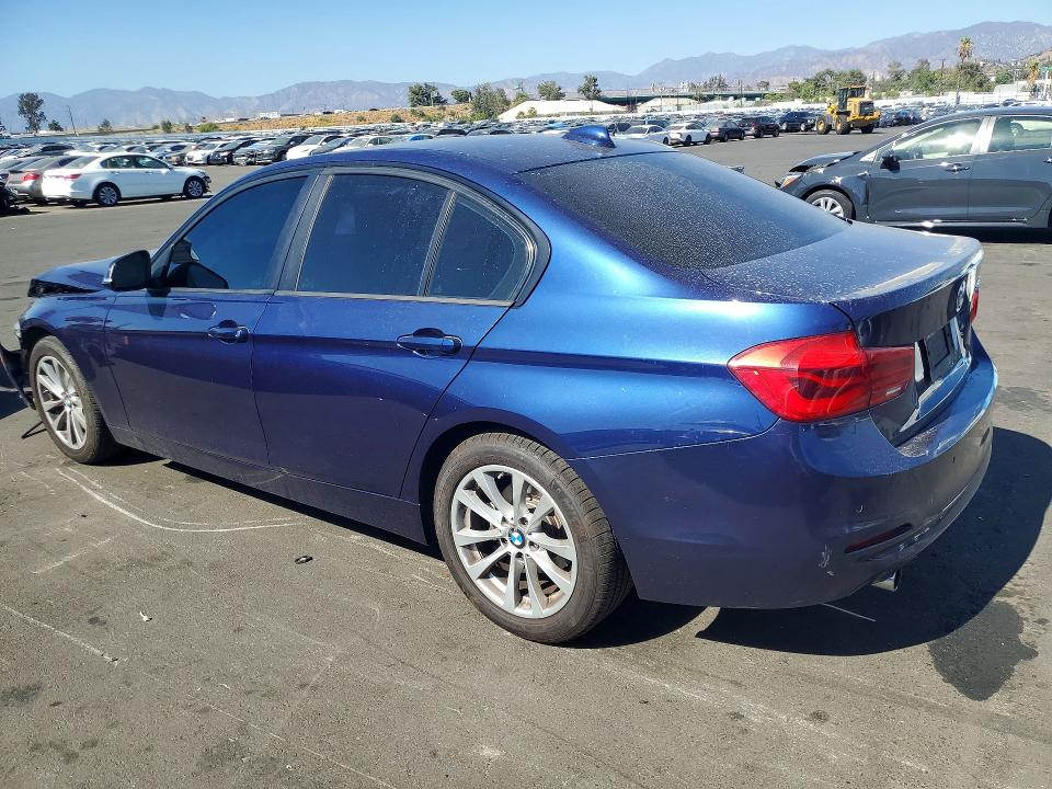 67372086 :رقم المزاد ، WBA8E1G58JNU91978 vin ، 2018 Bmw 320 مزاد بيع