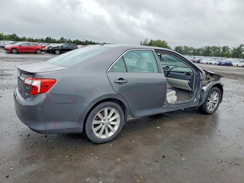 Продажа на аукционе авто 2014 Toyota Camry Hybrid, vin: 4T1BD1FK8EU126386, номер лота: 68743656