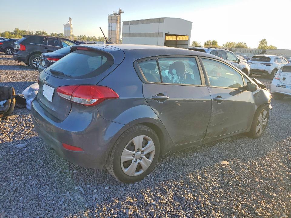 67598616 :رقم المزاد ، KNAFK5A8XG5647277 vin ، 2016 Kia Forte5 مزاد بيع