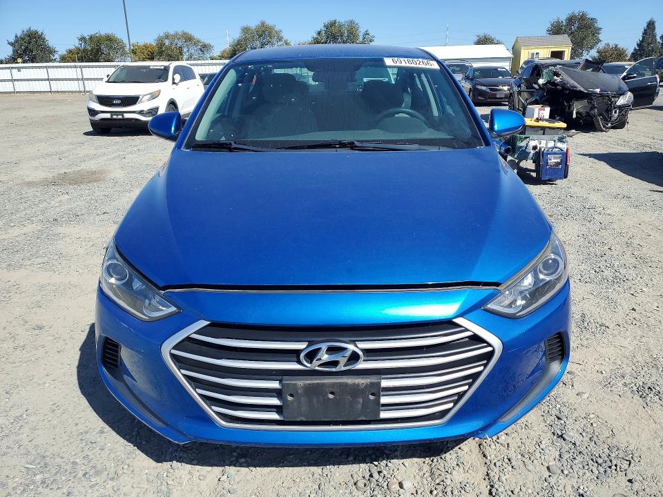 69180266 :رقم المزاد ، 5NPD74LF0HH192121 vin ، 2017 Hyundai Elantra مزاد بيع