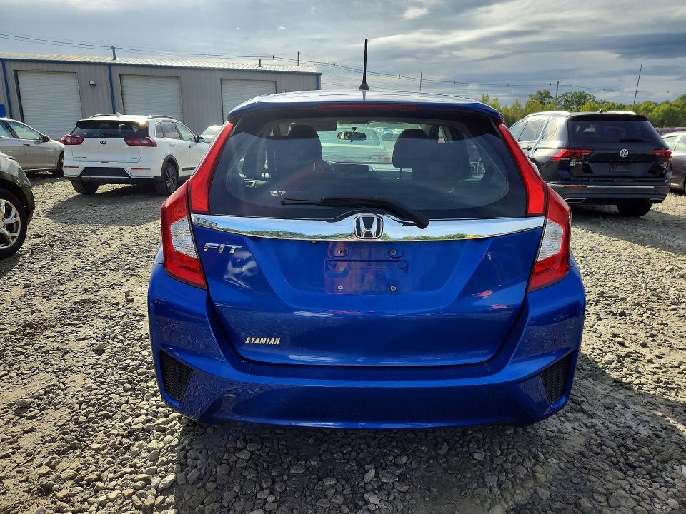 69842276 :رقم المزاد ، 3HGGK5H80FM719269 vin ، 2015 Honda Fit مزاد بيع