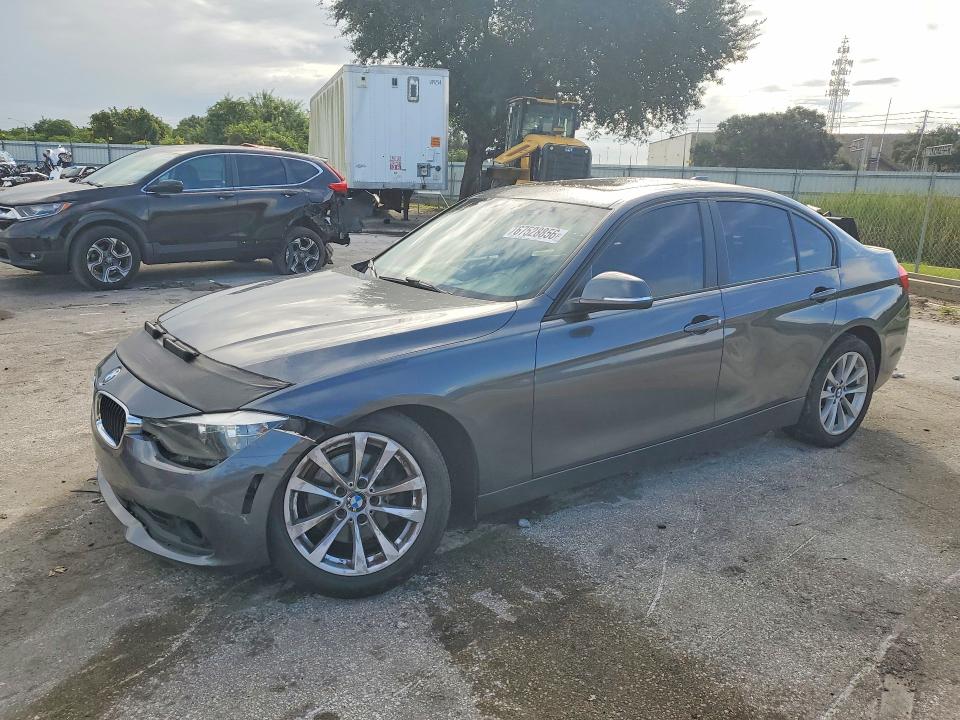 67528856 :رقم المزاد ، WBA8E1G50GNT99918 vin ، 2016 Bmw 320 مزاد بيع