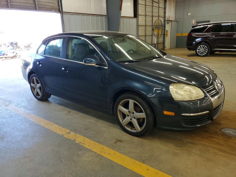 2010 Volkswagen Jetta მანქანა იყიდება აუქციონზე, vin: 3VWAL8AJ8AM130542, აუქციონის ნომერი: 68431846