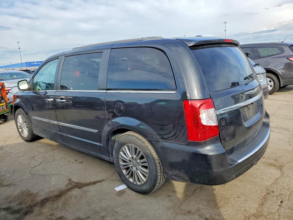 68150706 :رقم المزاد ، 2C4RC1CG5FR655640 vin ، 2015 Chrysler Town & Country مزاد بيع