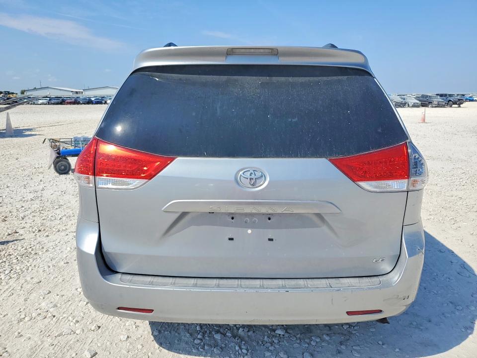 Продаж на аукціоні авто 2011 Toyota Sienna, vin: 5TDKK3DC7BS149255, номер лоту: 70668536