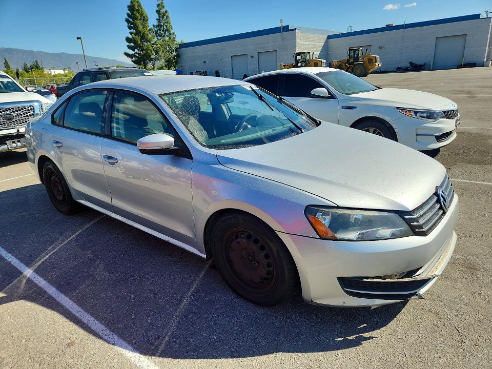2013 Volkswagen Passat მანქანა იყიდება აუქციონზე, vin: 1VWAP7A32DC033875, აუქციონის ნომერი: 70638006
