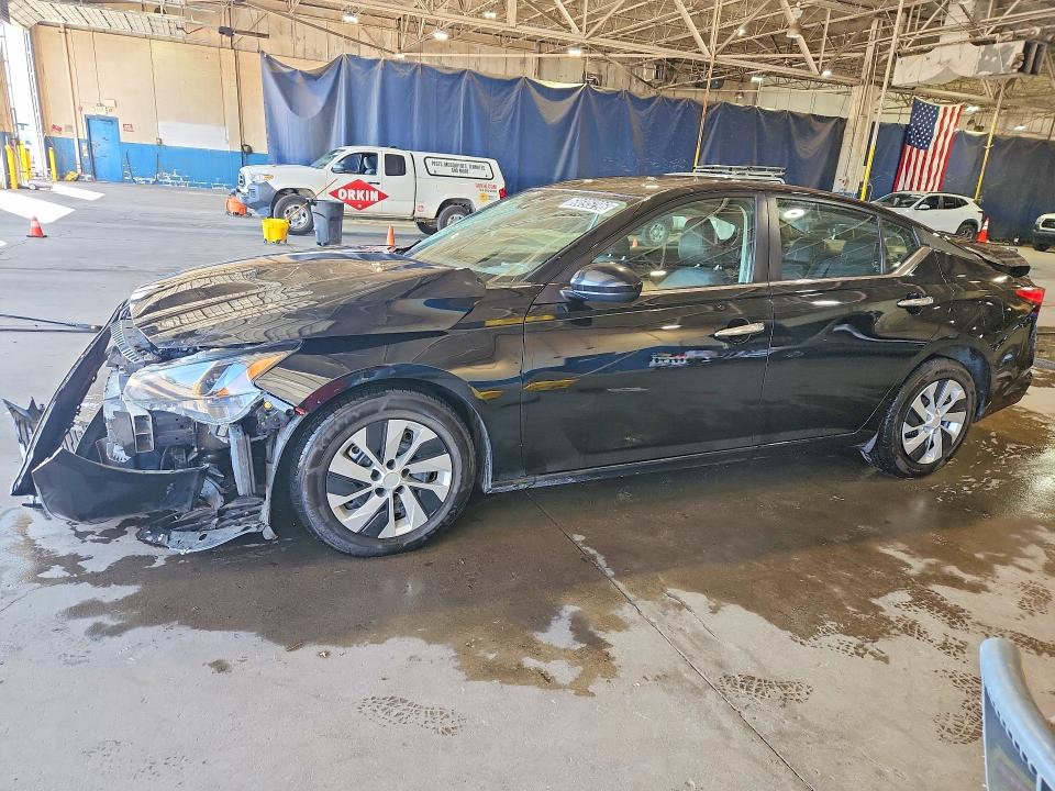 68695296 :رقم المزاد ، 1N4BL4BV1PN353379 vin ، 2023 Nissan Altima مزاد بيع