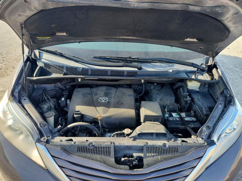 2017 Toyota Sienna მანქანა იყიდება აუქციონზე, vin: 5TDKZ3DC2HS807469, აუქციონის ნომერი: 68645116