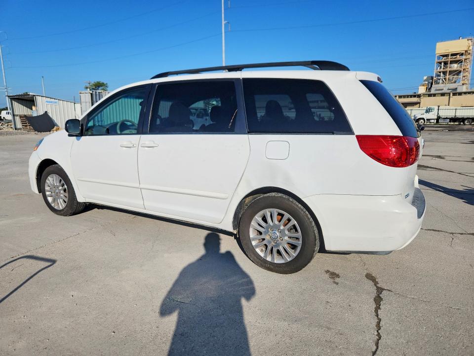 2010 Toyota Sienna მანქანა იყიდება აუქციონზე, vin: 5TDKK4CC6AS309759, აუქციონის ნომერი: 69249836