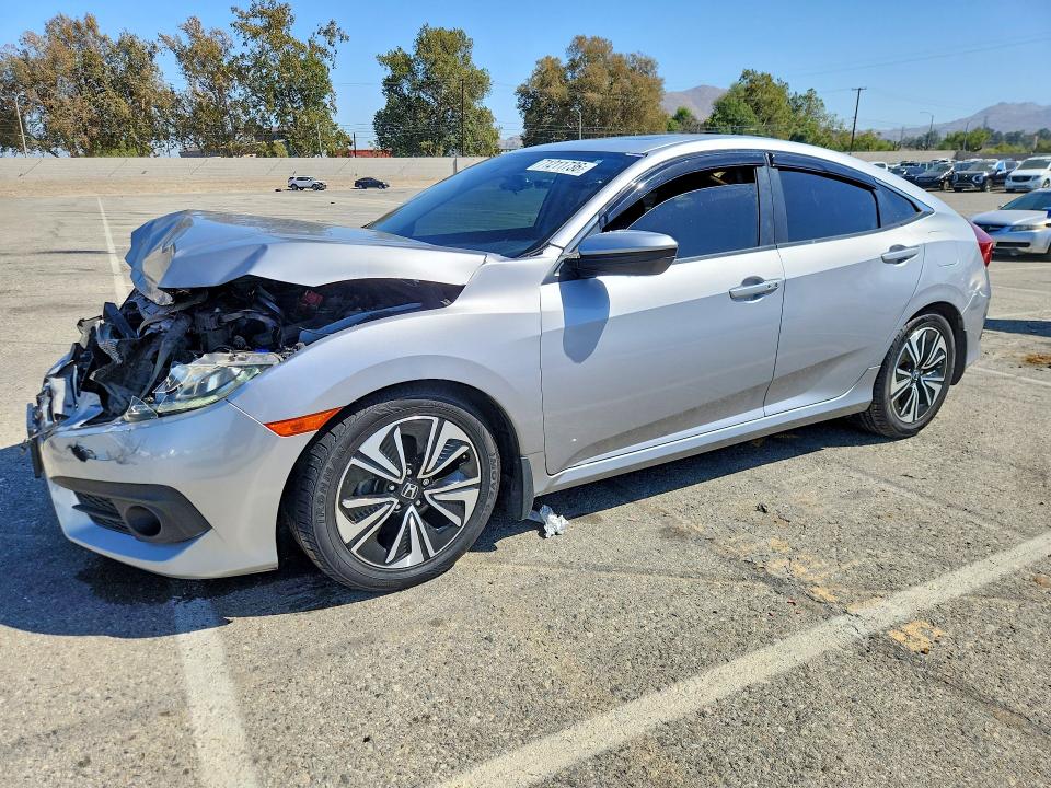 2017 Honda Civic მანქანა იყიდება აუქციონზე, vin: 2HGFC1F37HH647593, აუქციონის ნომერი: 71211736