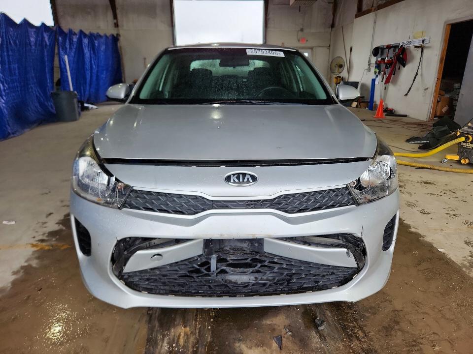 2018 Kia Rio მანქანა იყიდება აუქციონზე, vin: 3KPA24AB0JE068247, აუქციონის ნომერი: 65793406