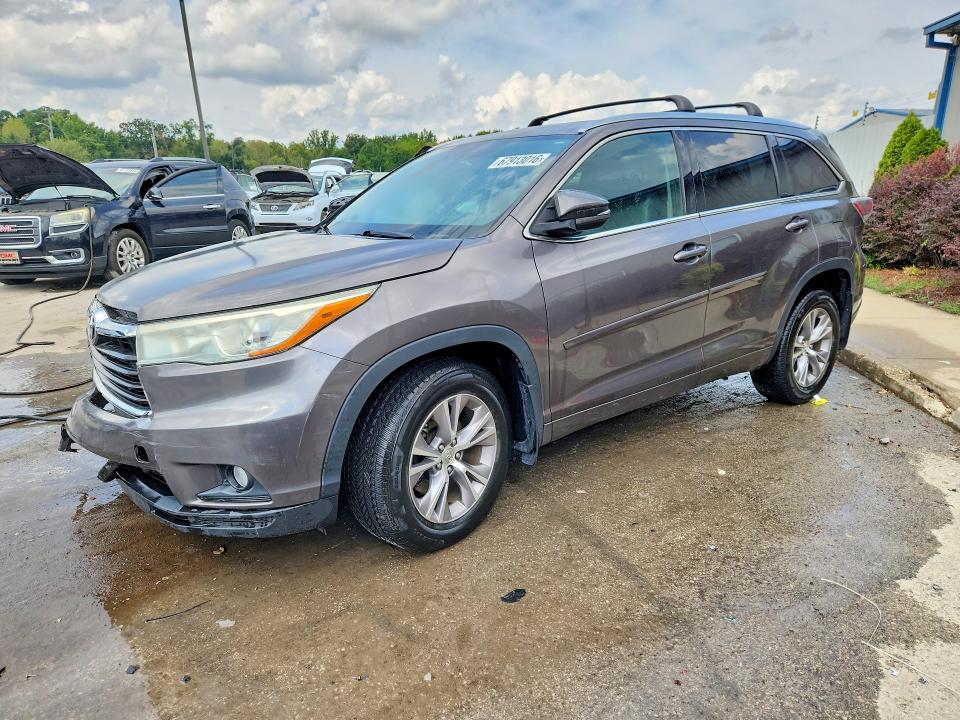 67913016 :رقم المزاد ، 5TDJKRFH1FS152360 vin ، 2015 Toyota Highlander مزاد بيع
