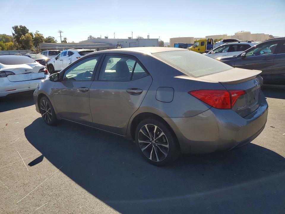 70359506 :رقم المزاد ، 2T1BURHE6JC107725 vin ، 2018 Toyota Corolla مزاد بيع