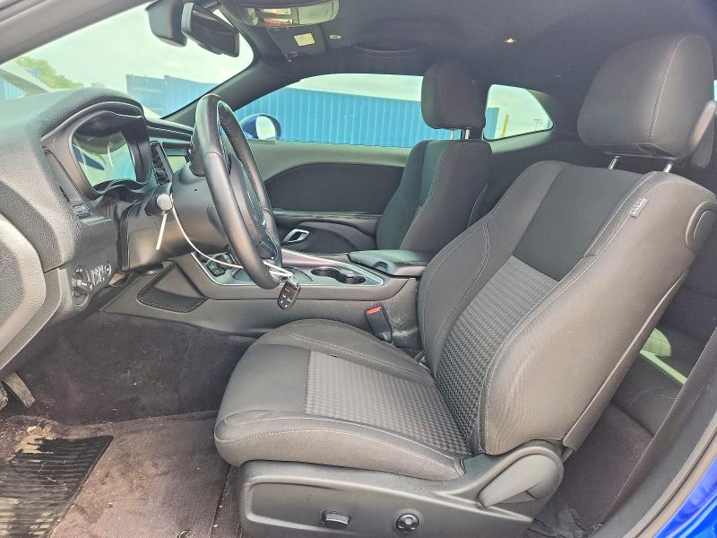 68392446 :رقم المزاد ، 2C3CDZBT1JH327974 vin ، 2018 Dodge Challenger مزاد بيع