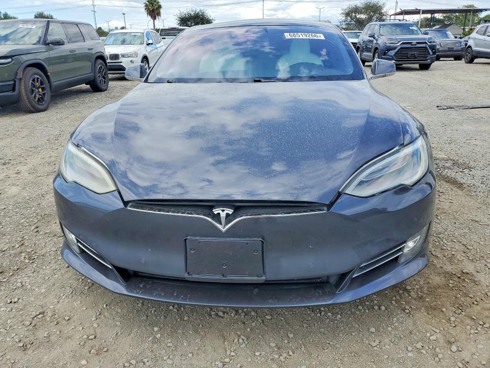68519266 :رقم المزاد ، 5YJSA1E26LF350924 vin ، 2020 Tesla Model S مزاد بيع