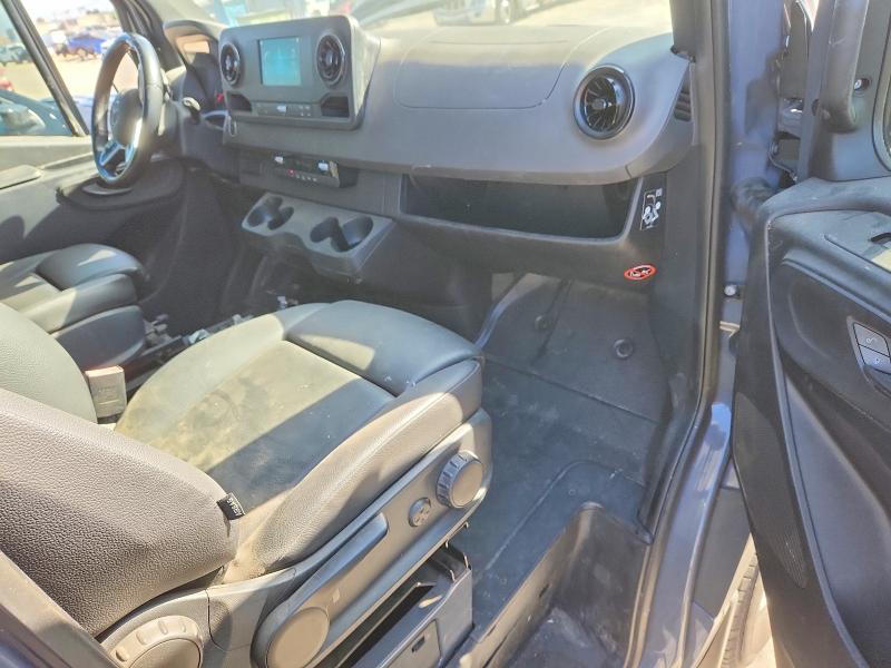 67667686 :رقم المزاد ، W1Y4DBHY5NT103783 vin ، 2022 Mercedes-benz Sprinter مزاد بيع