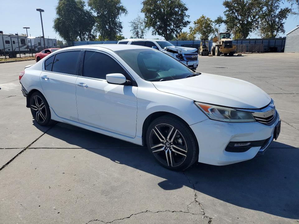 2017 Honda Accord მანქანა იყიდება აუქციონზე, vin: 1HGCR2F57HA132715, აუქციონის ნომერი: 69086166