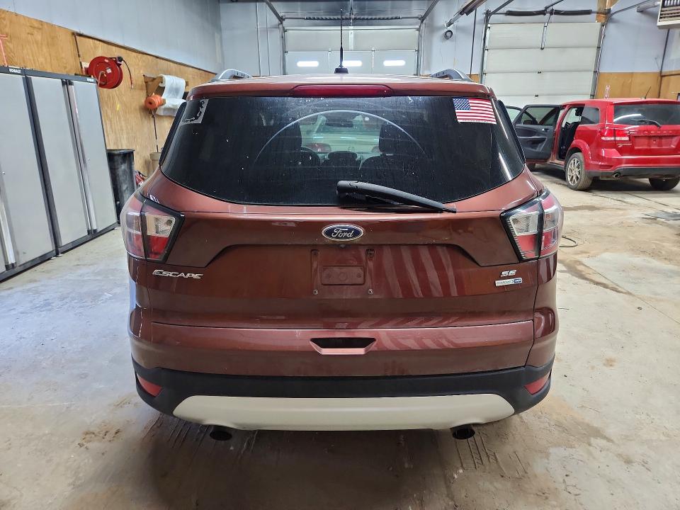 70004986 :رقم المزاد ، 1FMCU9GDXJUA43703 vin ، 2018 Ford Escape مزاد بيع