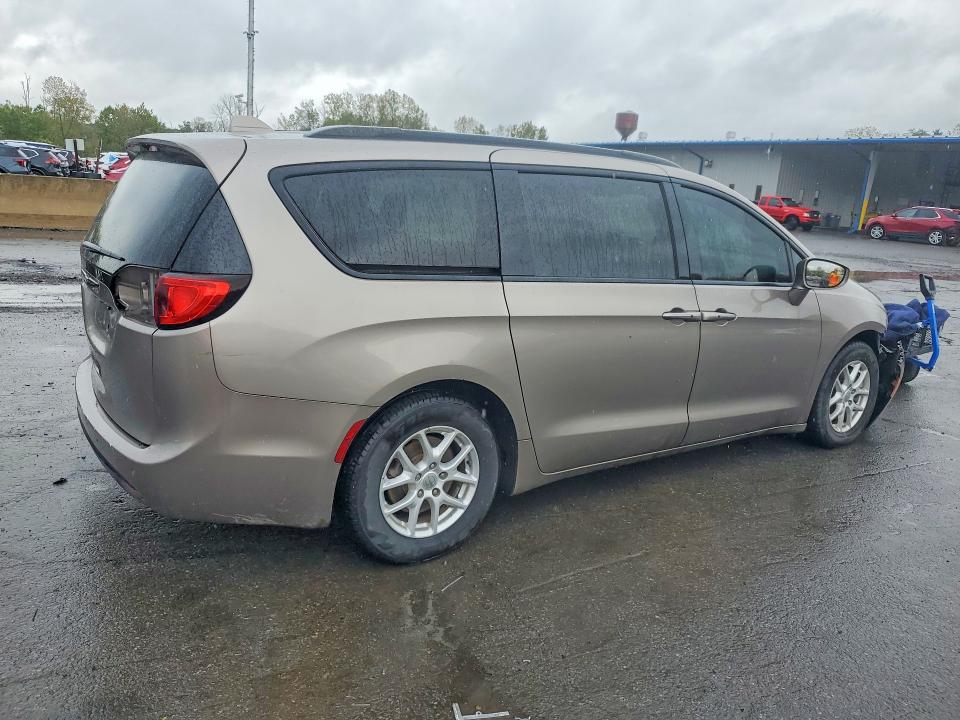 70831916 :رقم المزاد ، 2C4RC1FG3JR237193 vin ، 2018 Chrysler Pacifica مزاد بيع